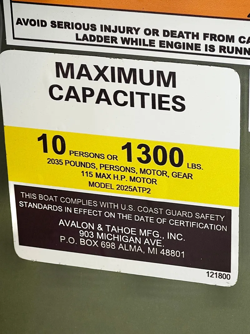 Slide: The Image of Avalon Venture 85 21' Versatile Rear Bench - INCOMING! 2026 - 24