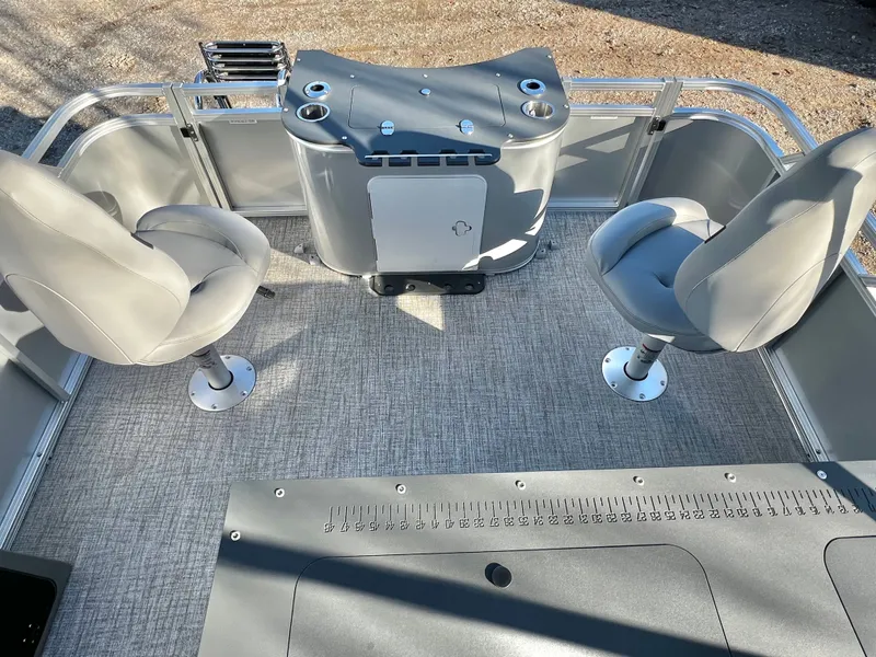 Slide: The Image of Avalon Venture 85 23' Rear Fish 2026 - 15