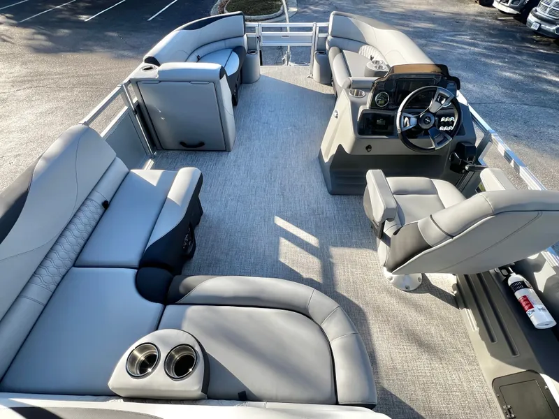 Slide: The Image of Avalon Venture 85 23' Rear Fish 2026 - 26