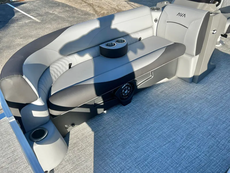 Slide: The Image of Avalon Venture 85 23' Rear Fish 2026 - 9