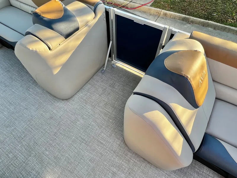 Slide: The Image of Avalon LSZ 23' Elite 2026 - 12