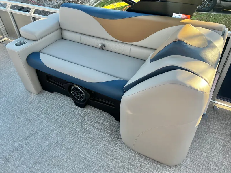 Slide: The Image of Avalon LSZ 23' Elite 2026 - 14