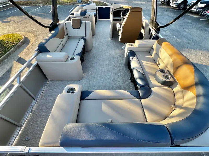 Slide: The Image of Avalon LSZ 23' Elite 2026 - 18