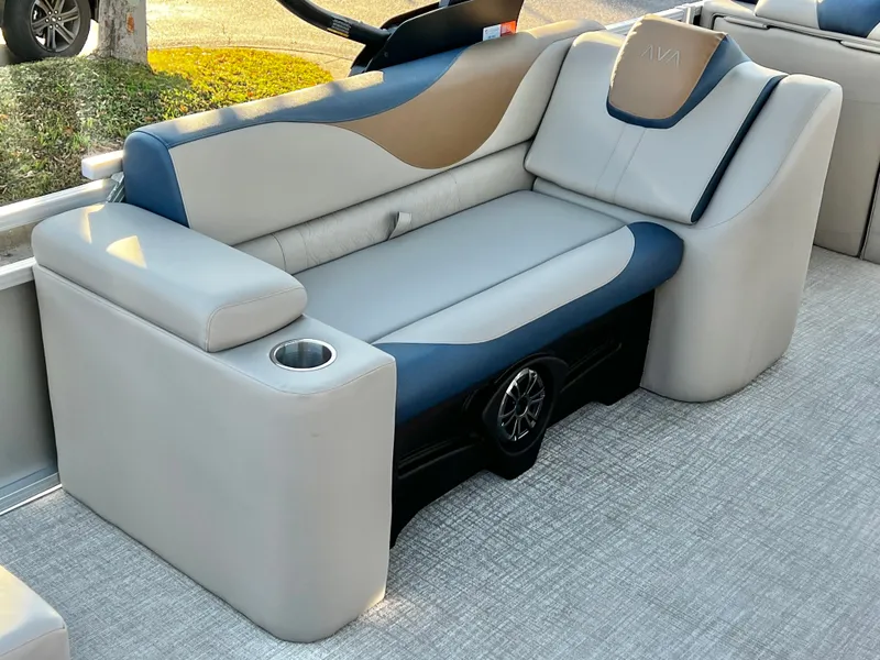 Slide: The Image of Avalon LSZ 23' Elite 2026 - 20