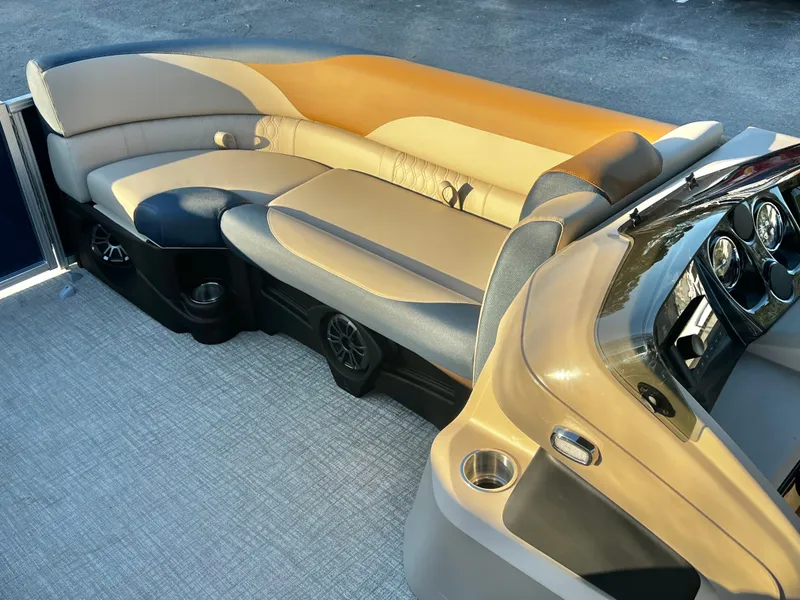 Slide: The Image of Avalon LSZ 23' Elite 2026 - 25