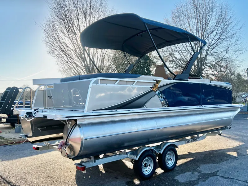 Slide: The Image of Avalon LSZ 23' Elite 2026 - 5