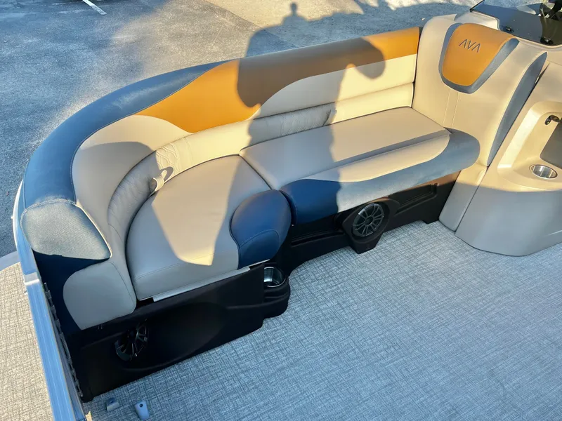 Slide: The Image of Avalon LSZ 23' Elite 2026 - 9