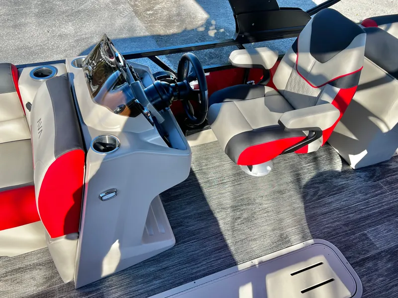 Slide: The Image of Avalon Venture 85 23' Quad Lounge Triple-Toon - INCOMING! 2026 - 13