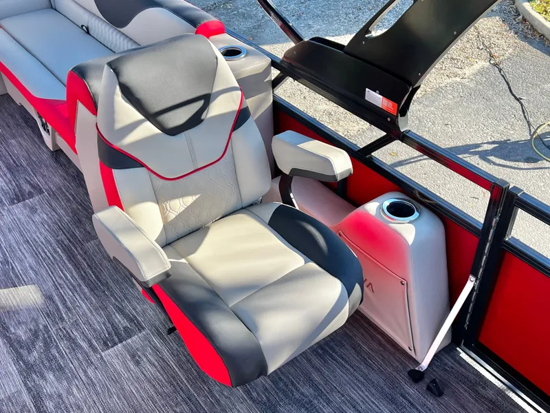 Slide: The Image of Avalon Venture 85 23' Quad Lounge Triple-Toon - INCOMING! 2026 - 14