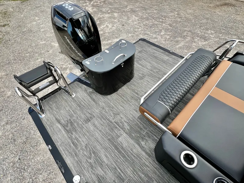 Slide: The Image of Avalon Excalibur LTD 25' Flex Lounge Triple-Toon - IN STOCK 2026 - 18