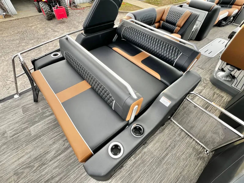 Slide: The Image of Avalon Excalibur LTD 25' Flex Lounge Triple-Toon - IN STOCK 2026 - 24