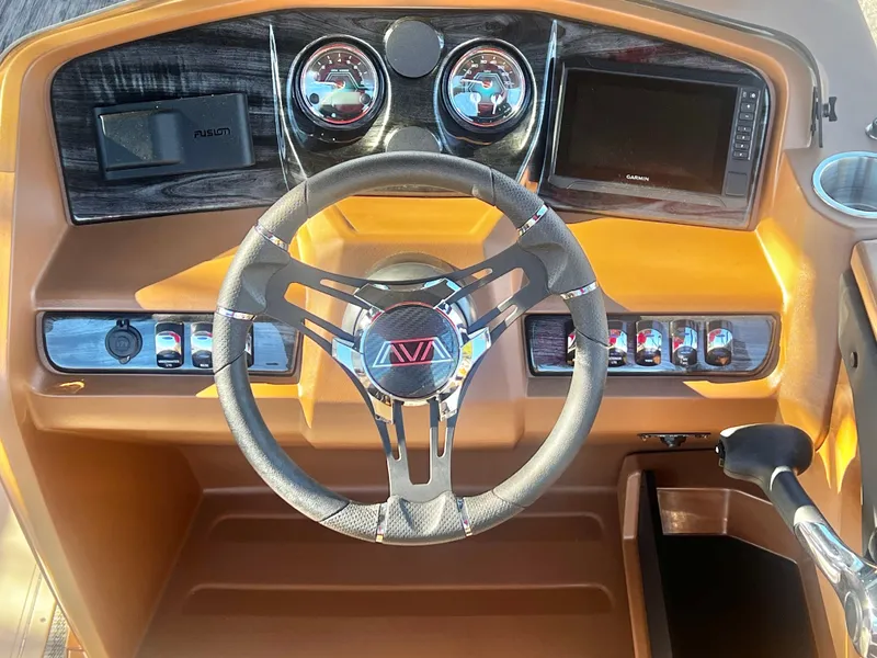 Slide: The Image of Avalon LSZ 23' Entertainer Triple-Toon 2026 - 24