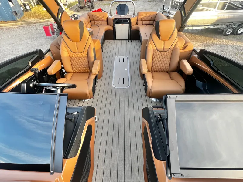 Slide: The Image of Avalon Catalina 25' Quad Lounge Windshield Triple-Toon 2026 - 11