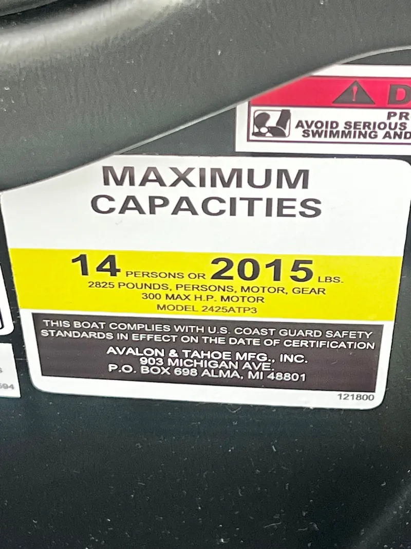 Slide: The Image of Avalon Catalina 25' Quad Lounge Windshield Triple-Toon 2026 - 29