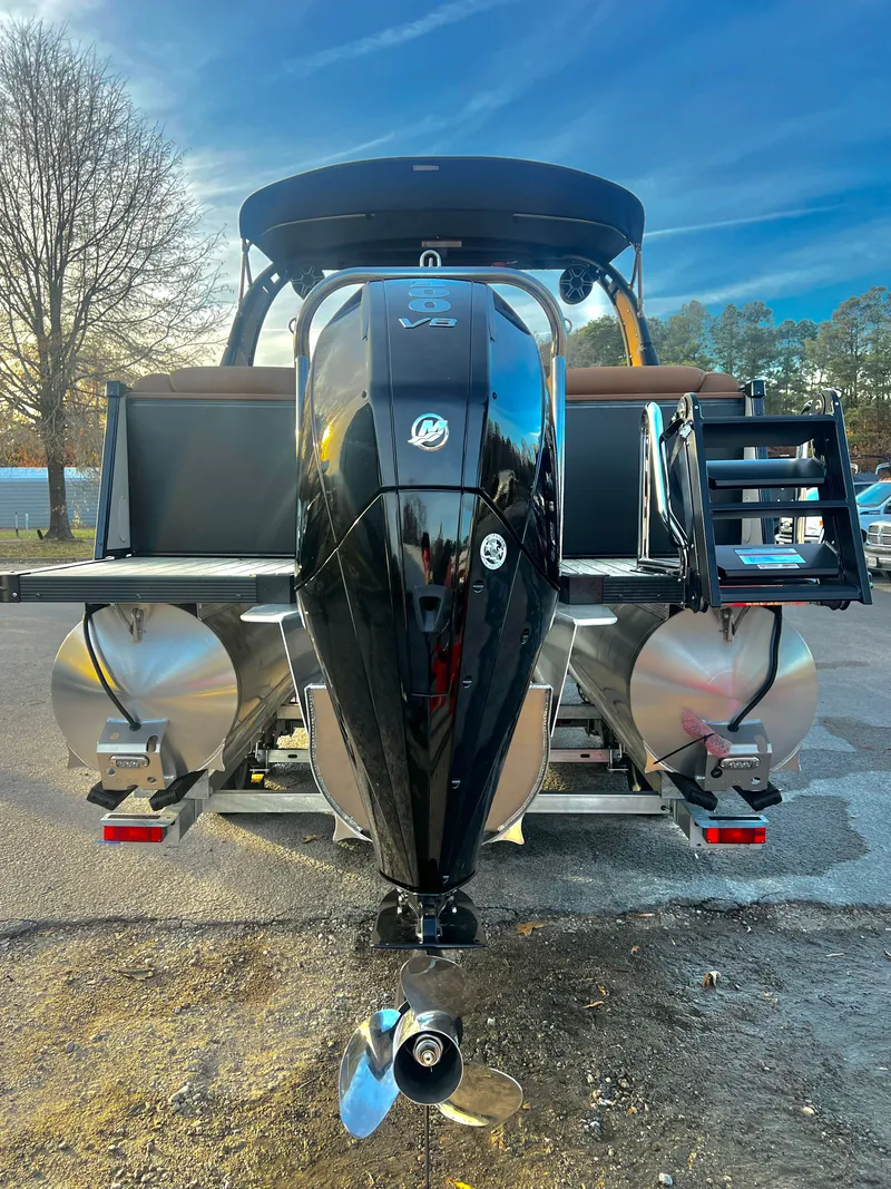 Slide: The Image of Avalon Catalina 25' Quad Lounge Windshield Triple-Toon 2026 - 4