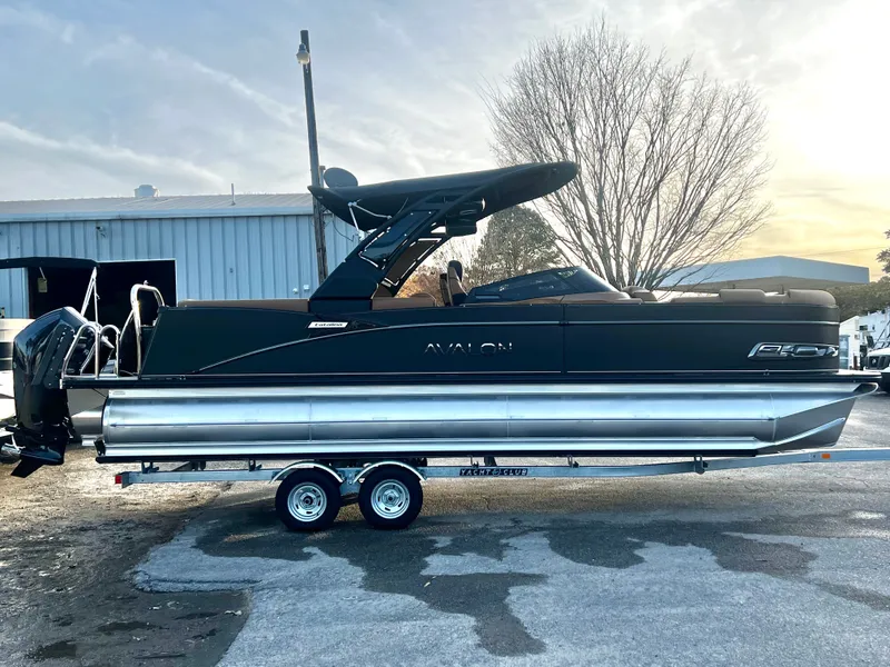 Slide: The Image of Avalon Catalina 25' Quad Lounge Windshield Triple-Toon 2026 - 6