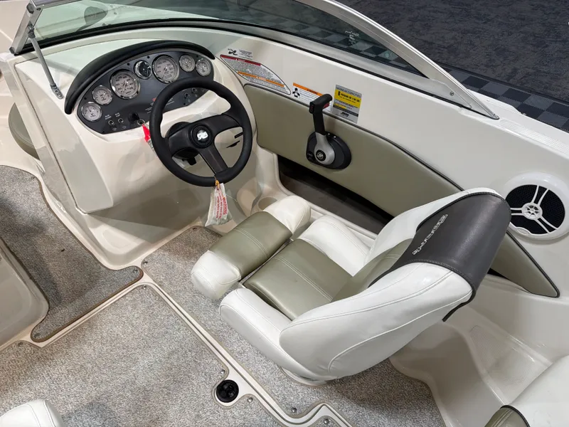 Slide: The Image of Sea Ray 195 Sport 2007 - 12