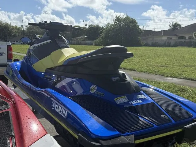 Slide: The Image of Yamaha EXR 2019 - 8