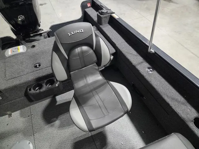 Slide: The Image of Lund 1775 Adventure Sport 2026 - 10