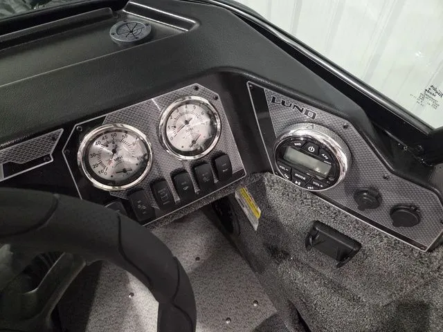 Slide: The Image of Lund 1775 Adventure Sport 2026 - 14