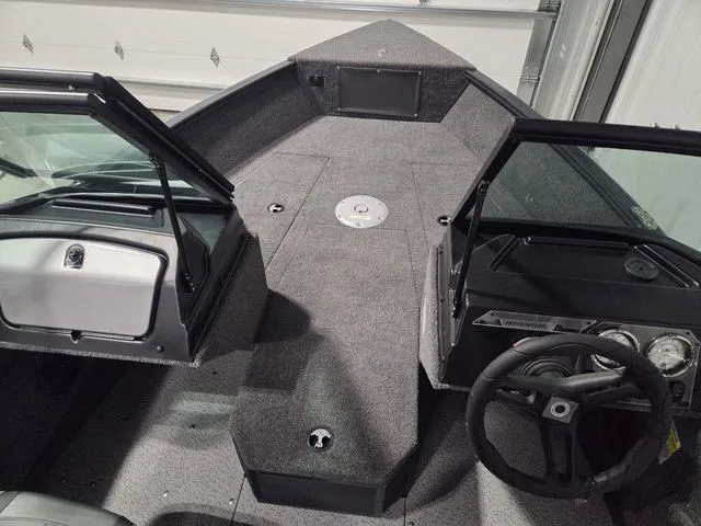 Slide: The Image of Lund 1775 Adventure Sport 2026 - 16