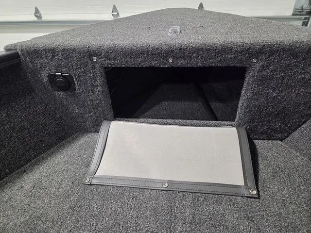 Slide: The Image of Lund 1775 Adventure Sport 2026 - 20