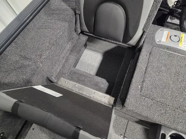 Slide: The Image of Lund 1775 Adventure Sport 2026 - 8