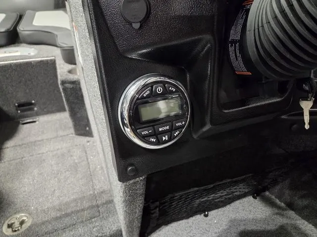 Slide: The Image of Lund 1875 Tyee Sport 2026 - 16