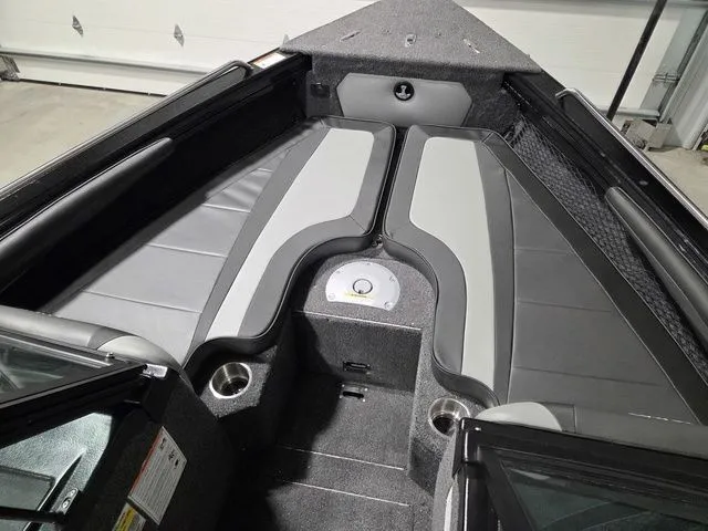 Slide: The Image of Lund 1875 Tyee Sport 2026 - 19