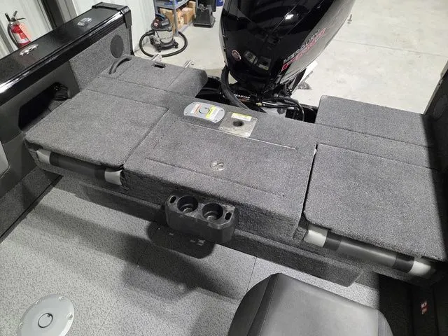 Slide: The Image of Lund 1875 Tyee Sport 2026 - 6