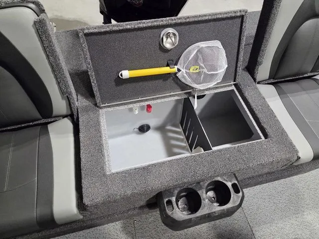 Slide: The Image of Lund 1875 Tyee Sport 2026 - 9