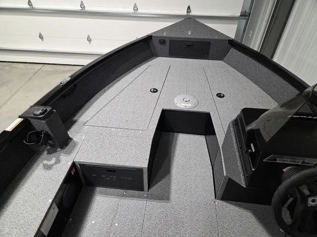 Slide: The Image of Lund 1700 Explorer SS 2026 - 12