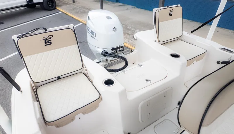 Slide: The Image of Carolina 17 LS 2023 - 6