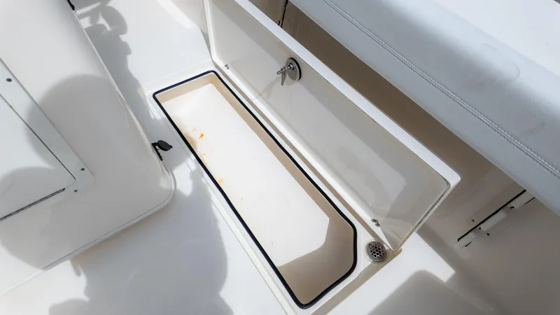 Slide: The Image of Cobia 280 Center Console 2023 - 15