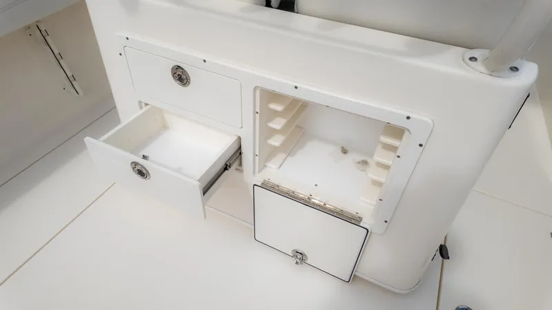 Slide: The Image of Cobia 280 Center Console 2023 - 17