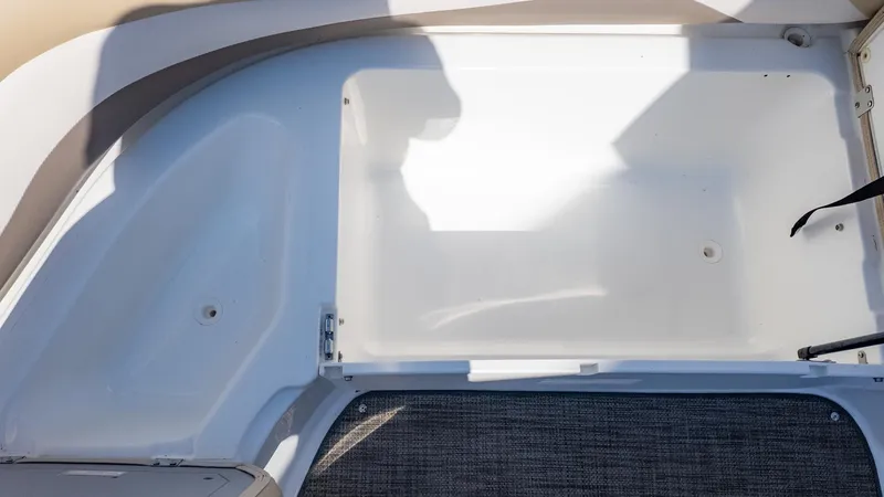 Slide: The Image of Hurricane 202 SS 2017 - 19