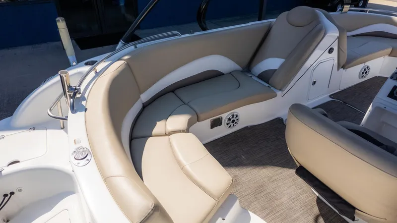 Slide: The Image of Hurricane 202 SS 2017 - 7