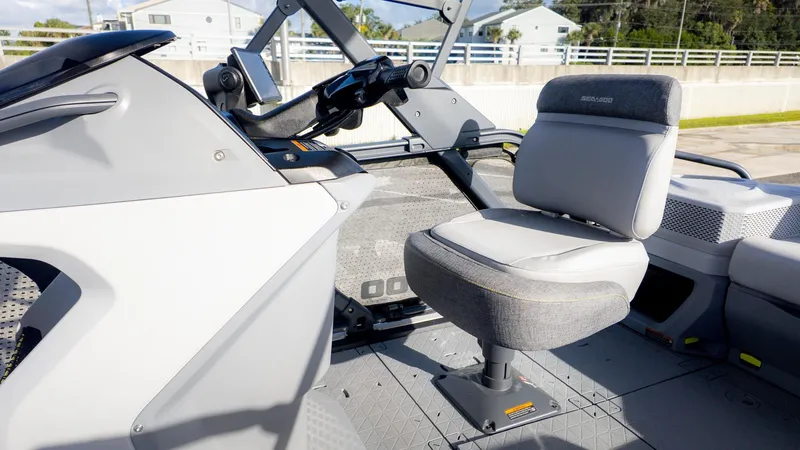 Slide: The Image of Sea-Doo Switch Sport 18 2024 - 15