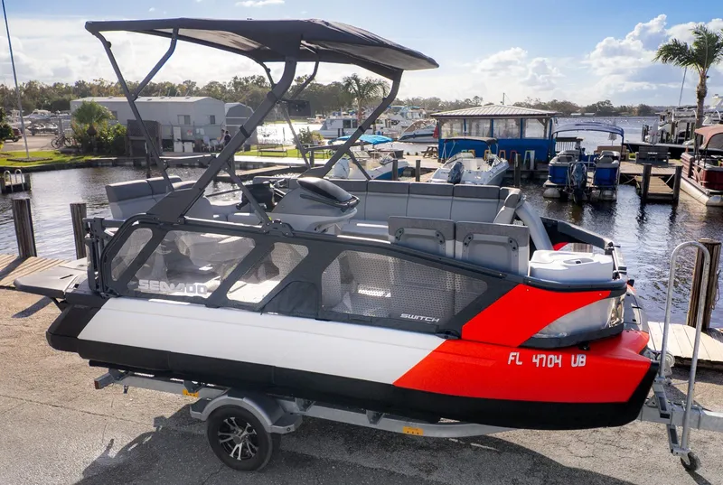 Slide: The Image of Sea-Doo Switch Sport 18 2024 - 3