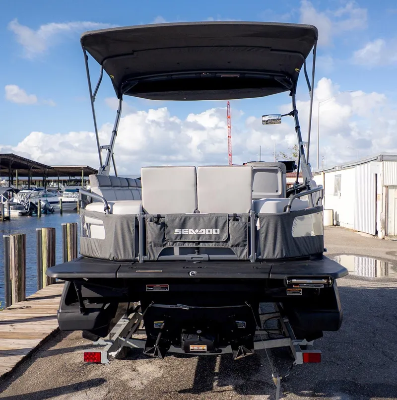 Slide: The Image of Sea-Doo Switch Sport 18 2024 - 5