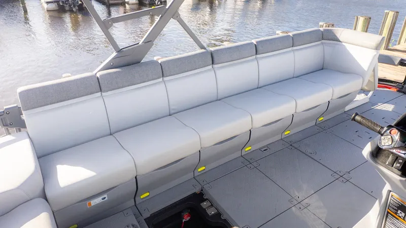 Slide: The Image of Sea-Doo Switch Sport 18 2024 - 6