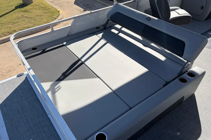 Slide: The Image of 2026 Sun Tracker Party Barge 22 RF XP3 with spacious seating and cup holders. - 43