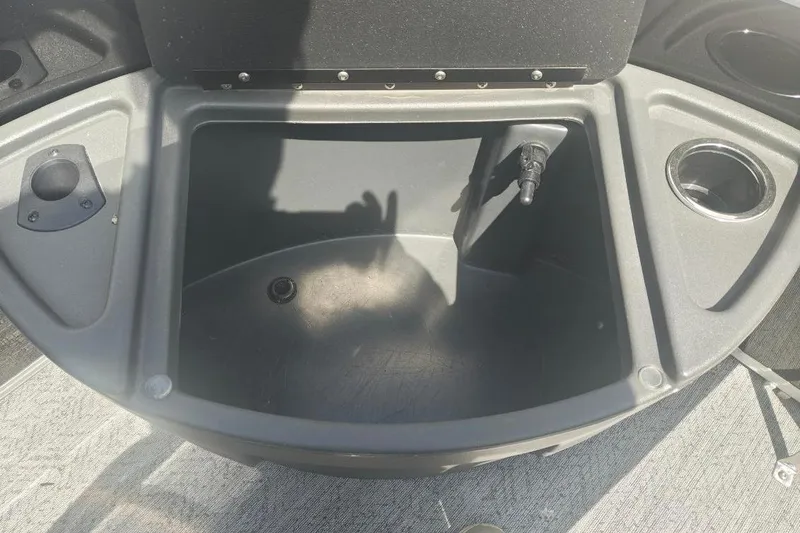 Slide: The Image of Livewell compartment on 2026 Sun Tracker Fishin' Barge 20 DLX pontoon boat. - 18