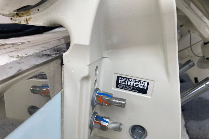 Slide: The Image of Close-up of Yamaha LF350XSA4 engine mount on 2025 Grady-White Freedom 345 boat. - 25