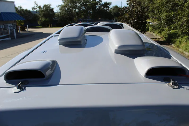 Slide: The Image of 2007 Chaudron 41 SS boat roof with air vents in a sunny setting. - 22