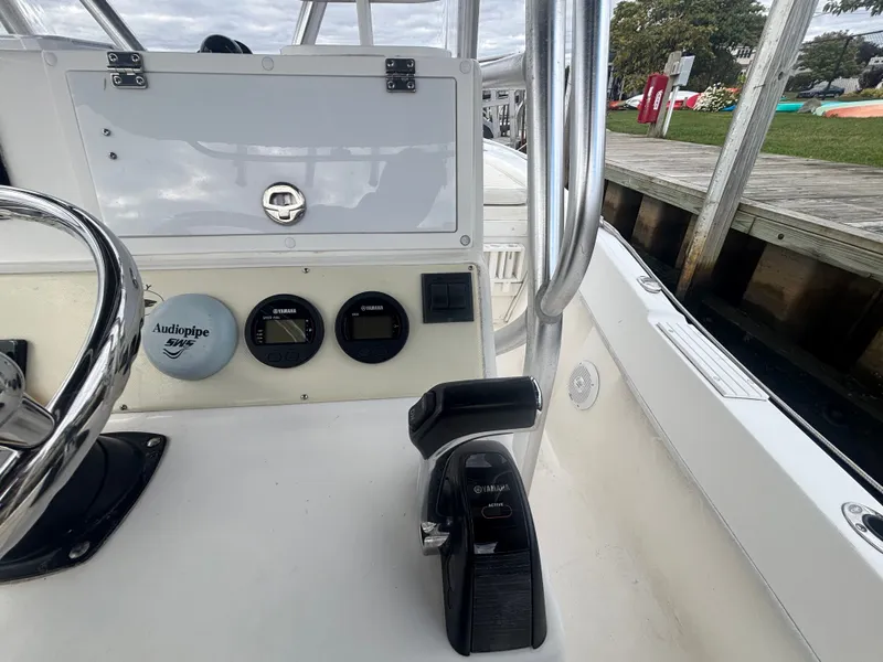 Slide: The Image of Dusky 252 XF Open Fisherman Front Cuddy 2017 - 9