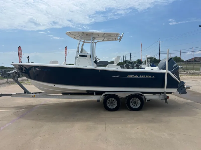 Slide: The Image of Sea Hunt Ultra 234 2013 - 1