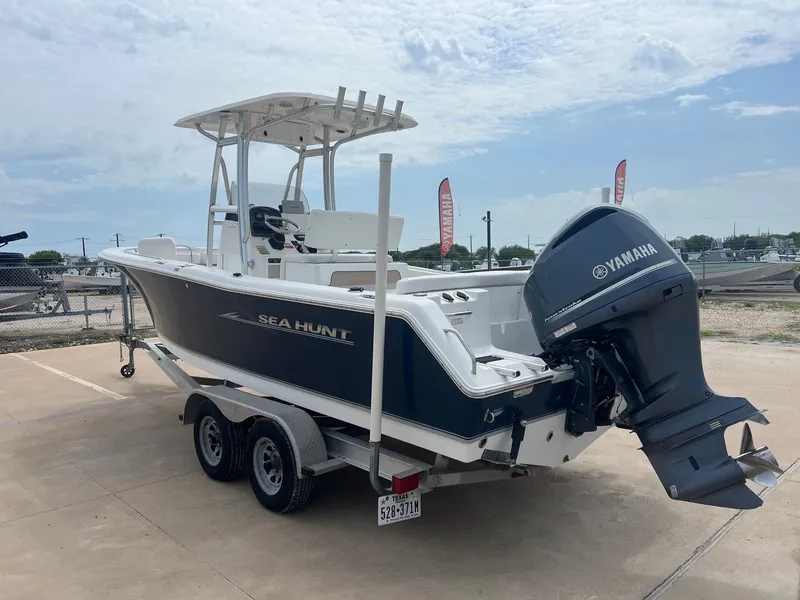 Slide: The Image of Sea Hunt Ultra 234 2013 - 10