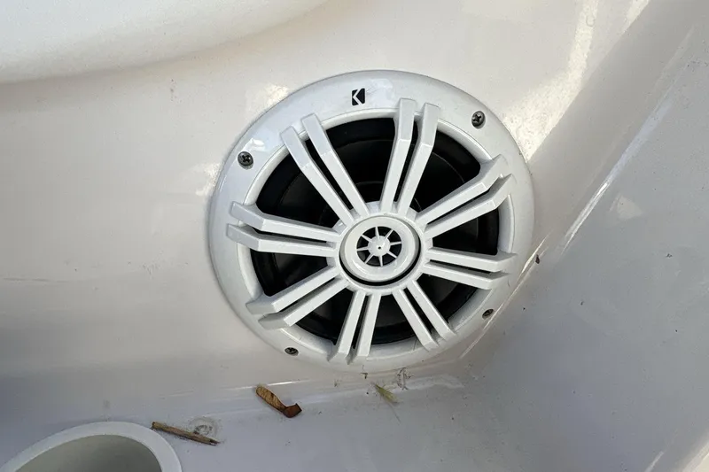 Slide: The Image of White speaker on 2007 Four Winns 200 Horizon boat interior. - 14
