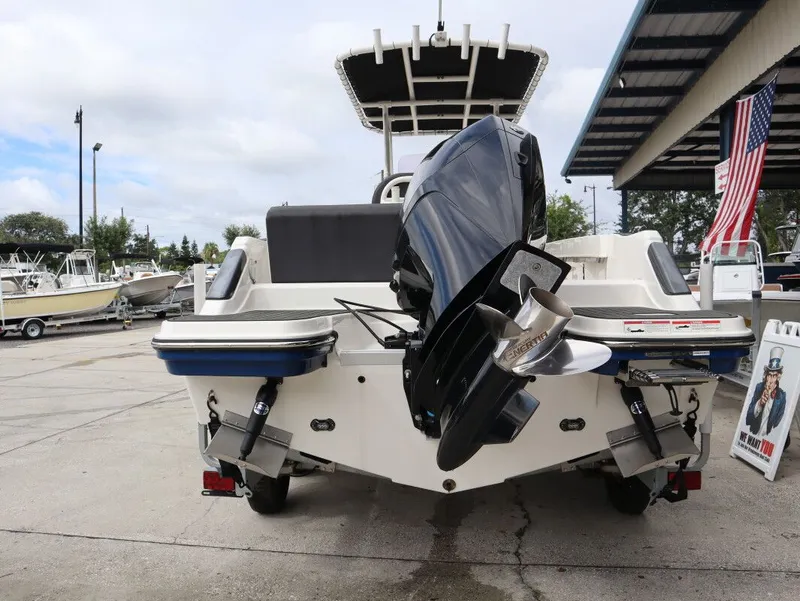 Slide: The Image of Bayliner Trophy T22CC 2023 - 4